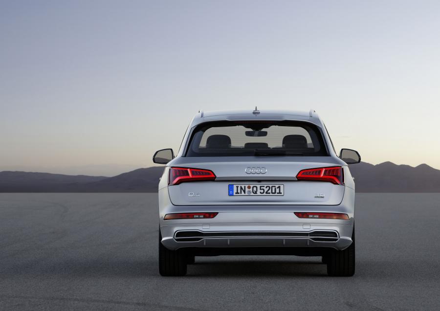  Audi Q5 TDI Quattro S-Line 2016 года  (WW) (фото 30 из 48)